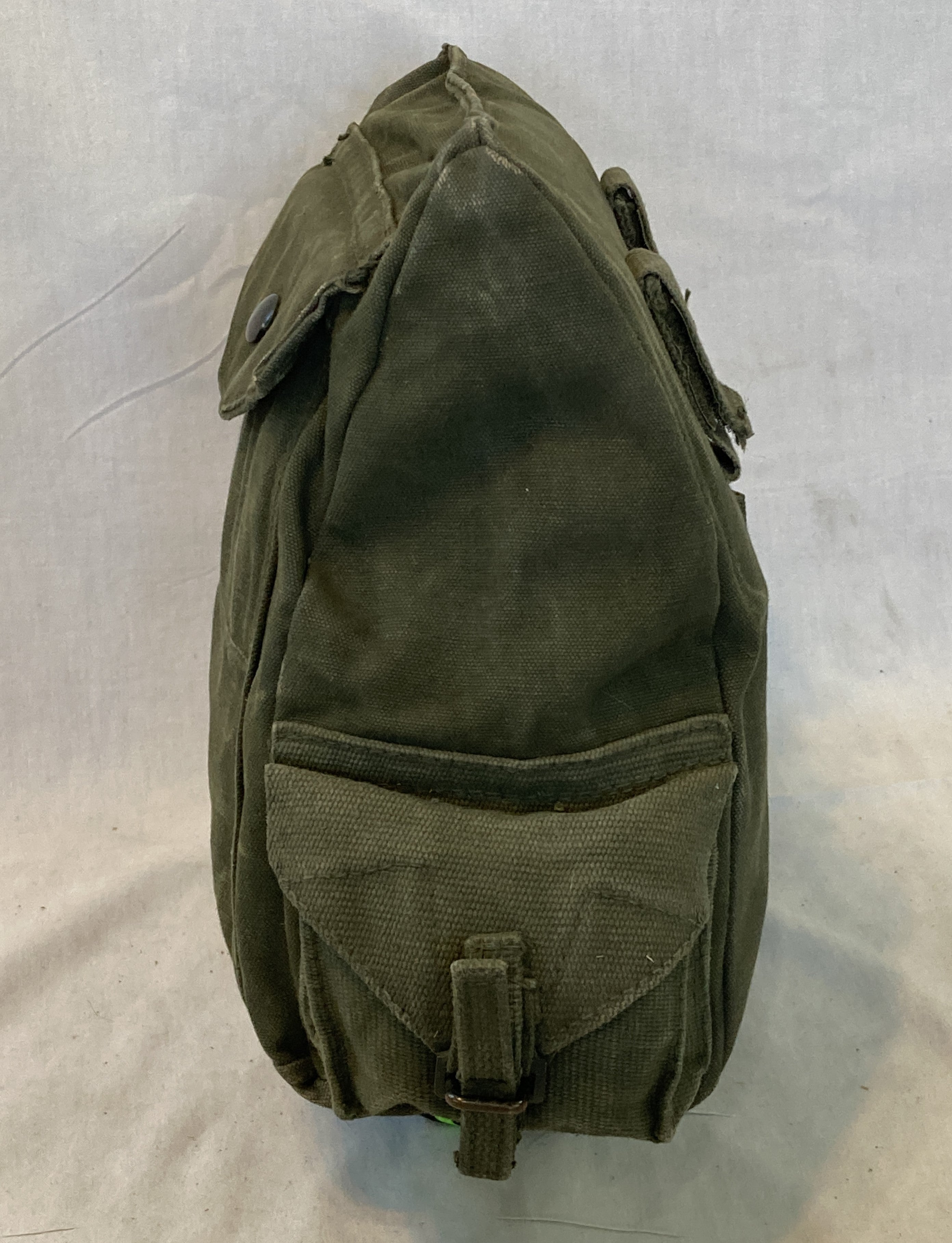 P64 Gas Mask Bag Type I Green Canadian Cold War Era