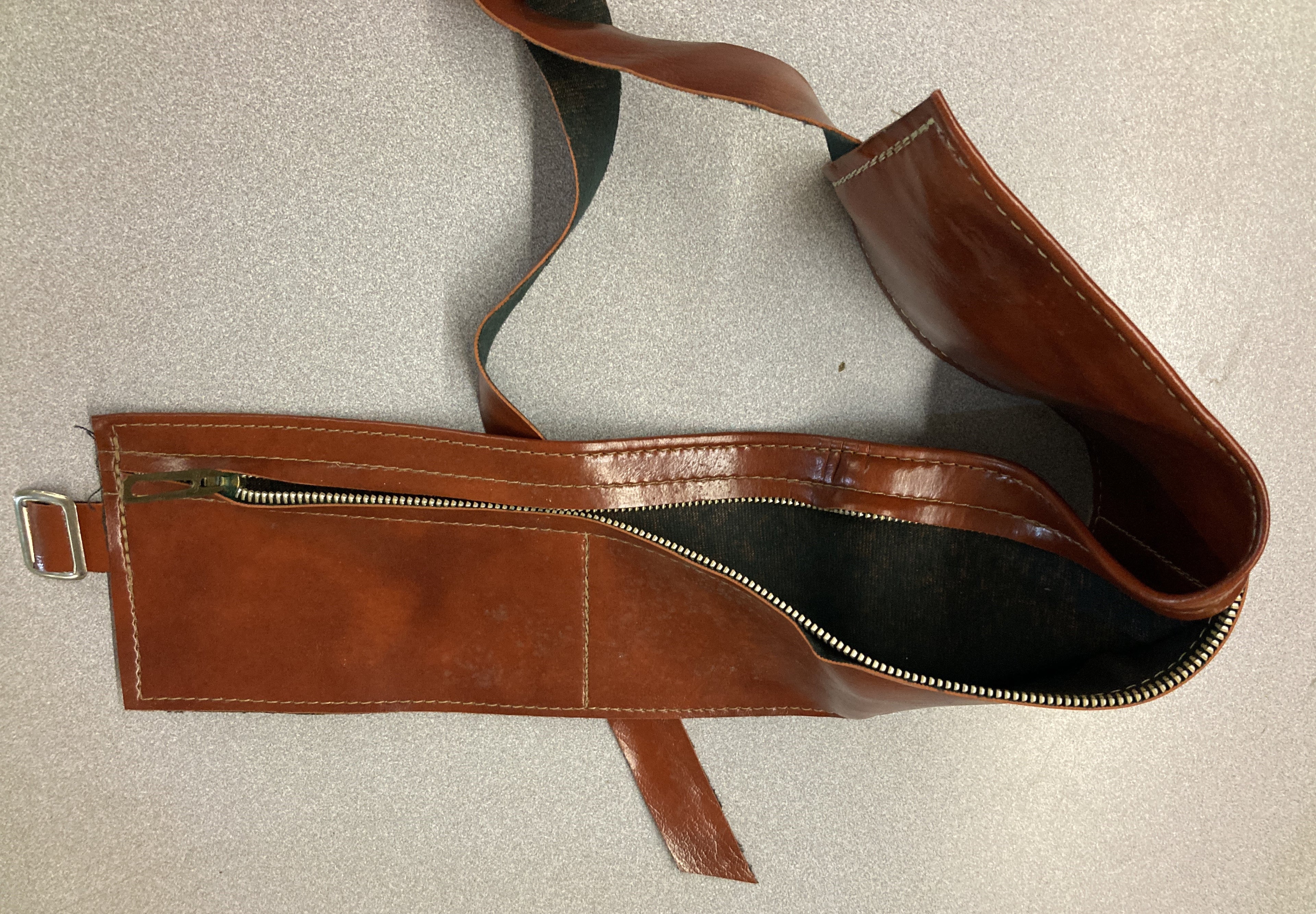 Leather Concealed Travel Belt Bag / Brown