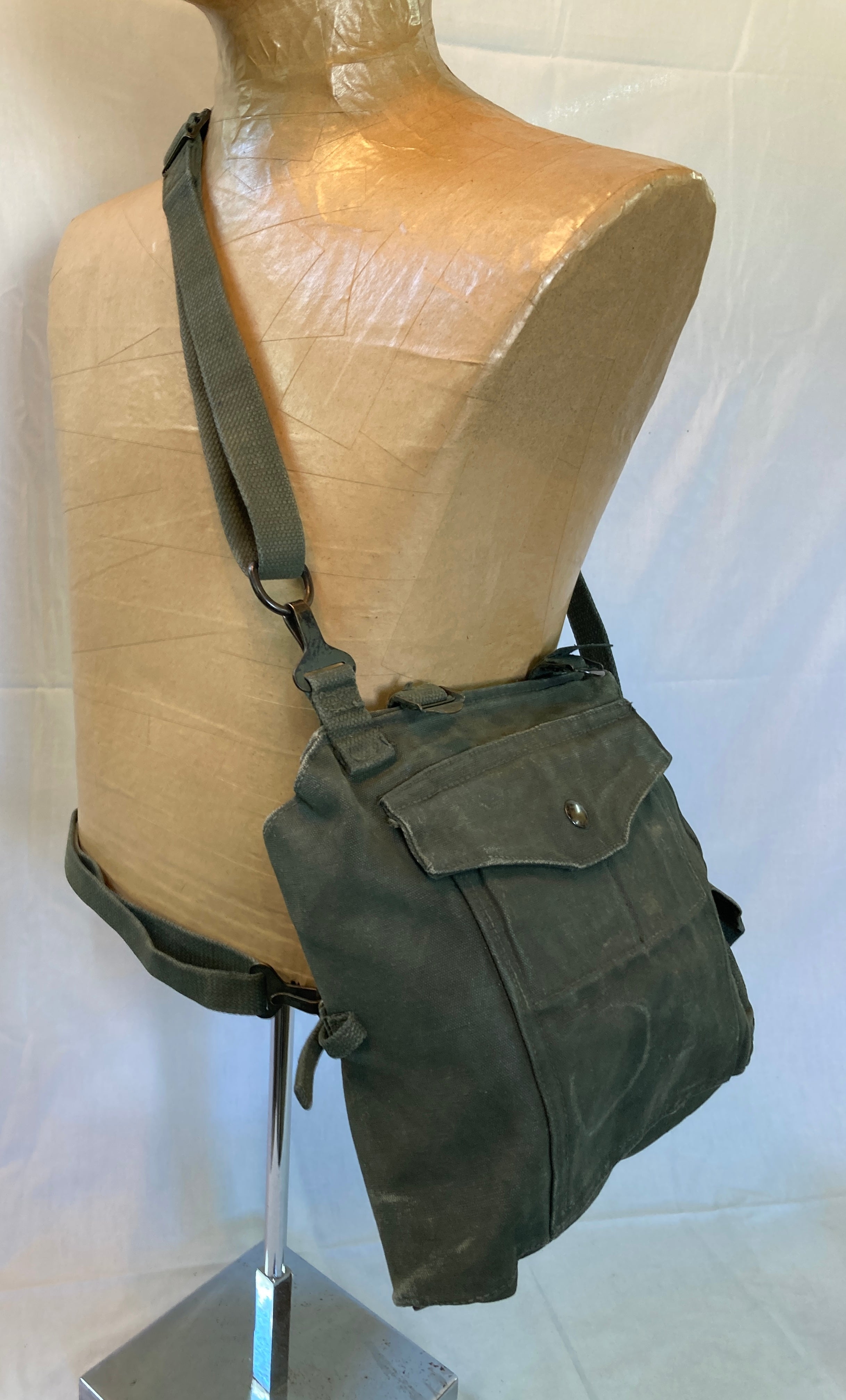 P51 Type 2 Gas Mask Bag Green Canadian Cold War Era