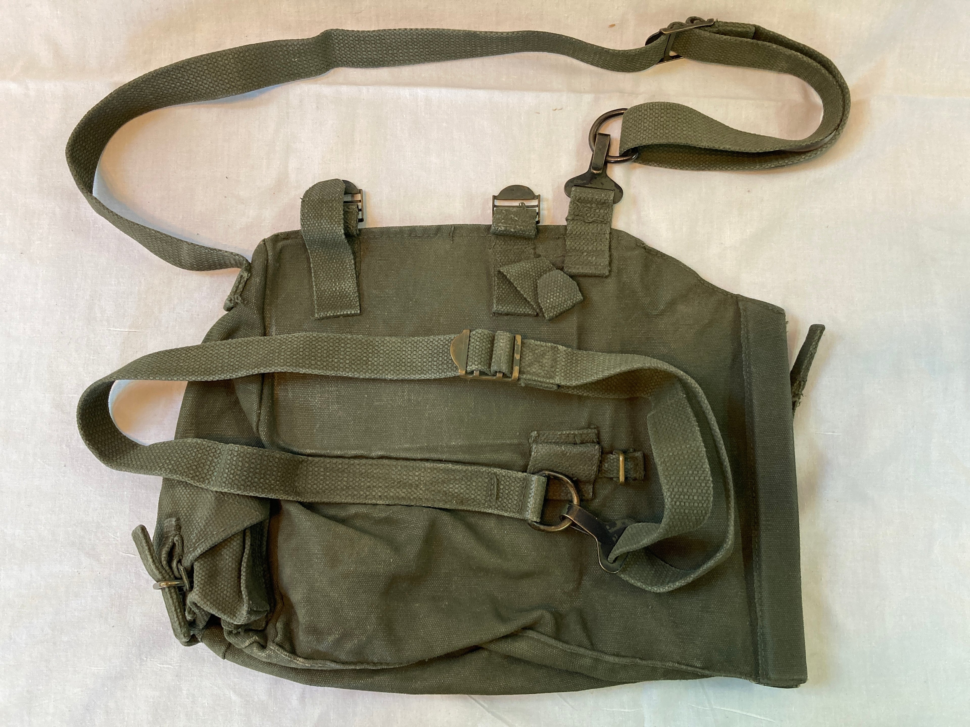 P51 Type 2 Gas Mask Bag Green Canadian Cold War Era