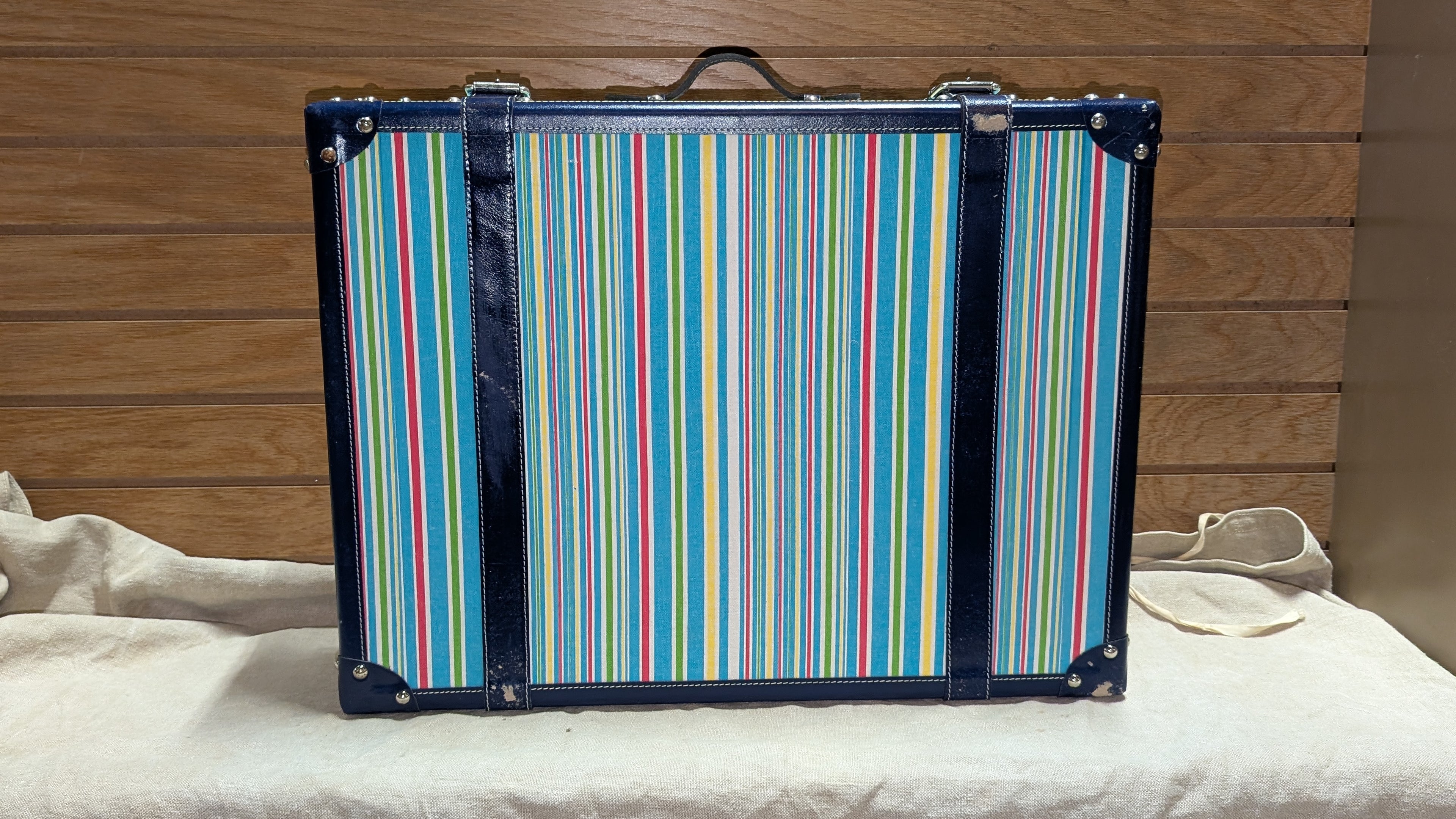 C. Wonder Blue Striped Canvas Decorative Retro Luggage