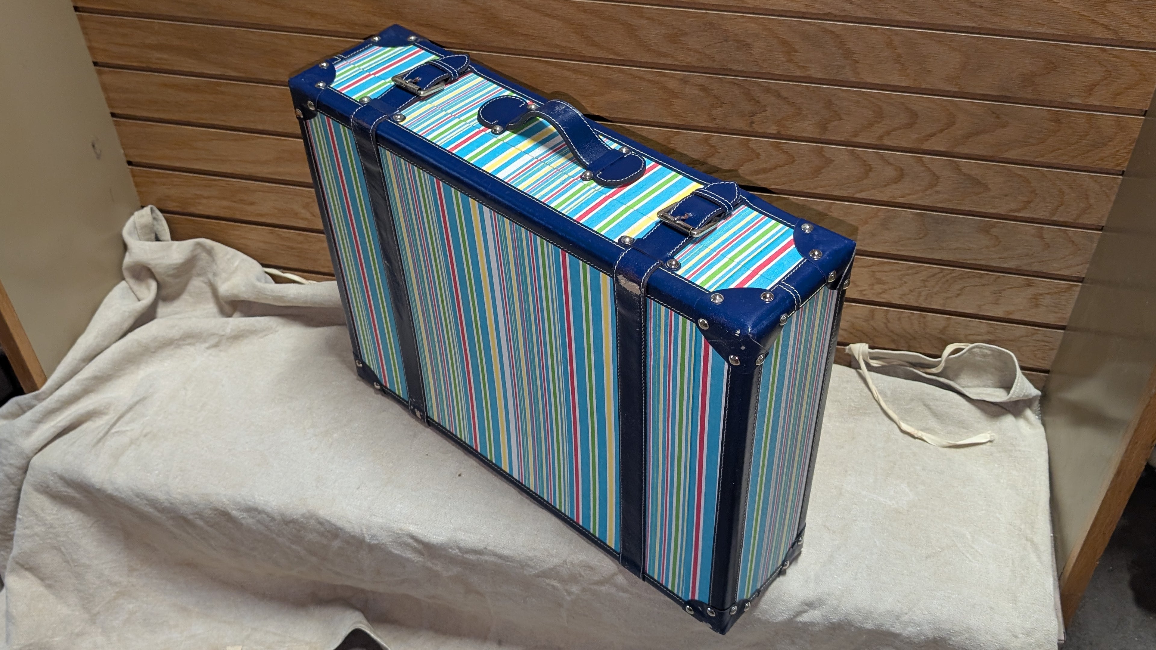 C. Wonder Blue Striped Canvas Decorative Retro Luggage