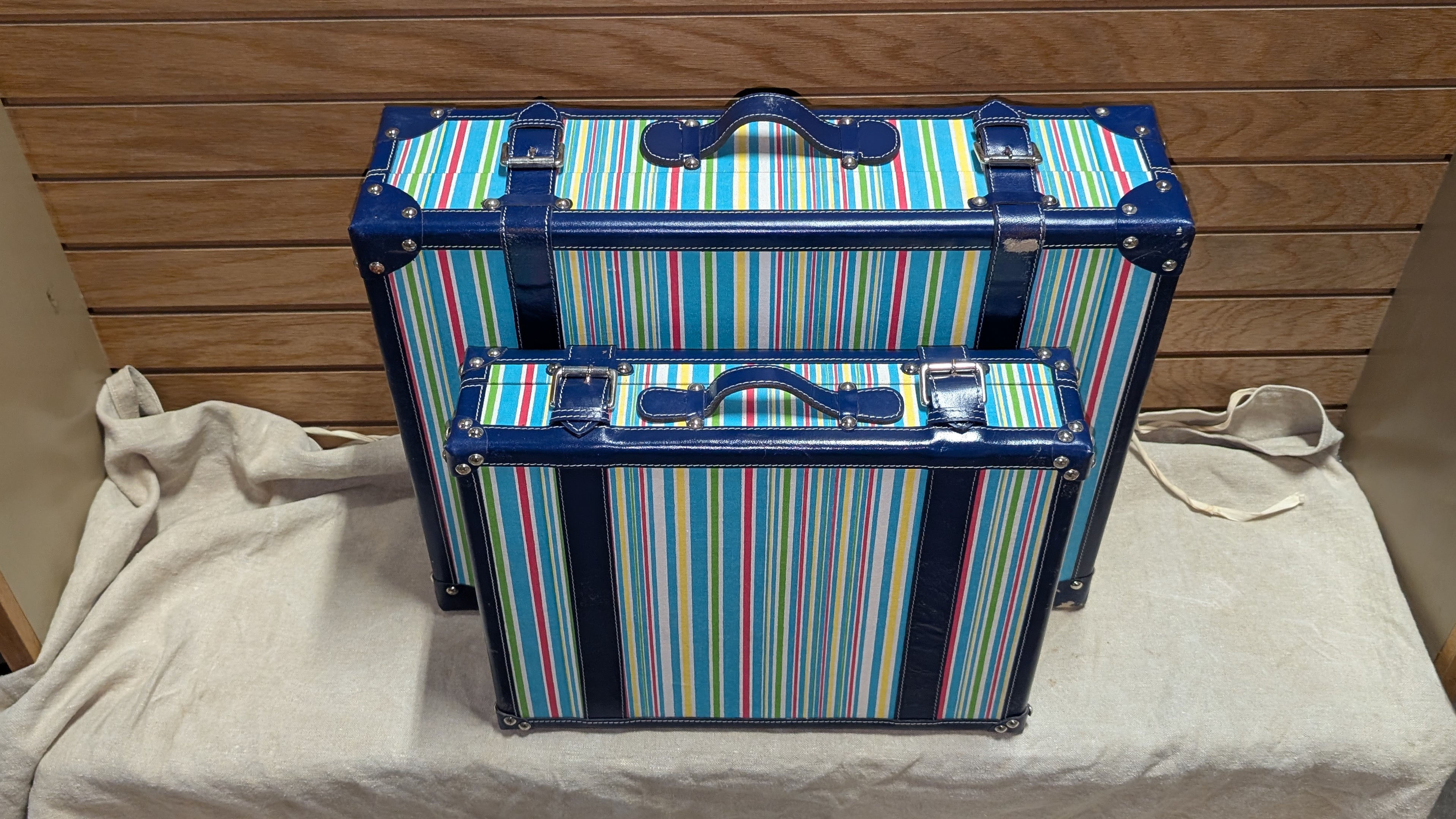 C. Wonder Blue Striped Canvas Decorative Retro Luggage