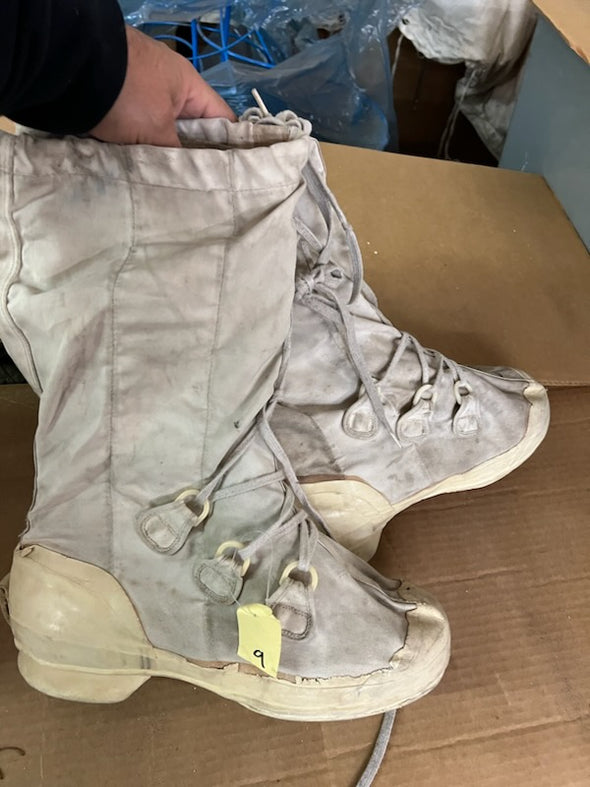 Vintage Canadian Army Arctic Mukluks W/ Wool Liner *THE REAL DEAL