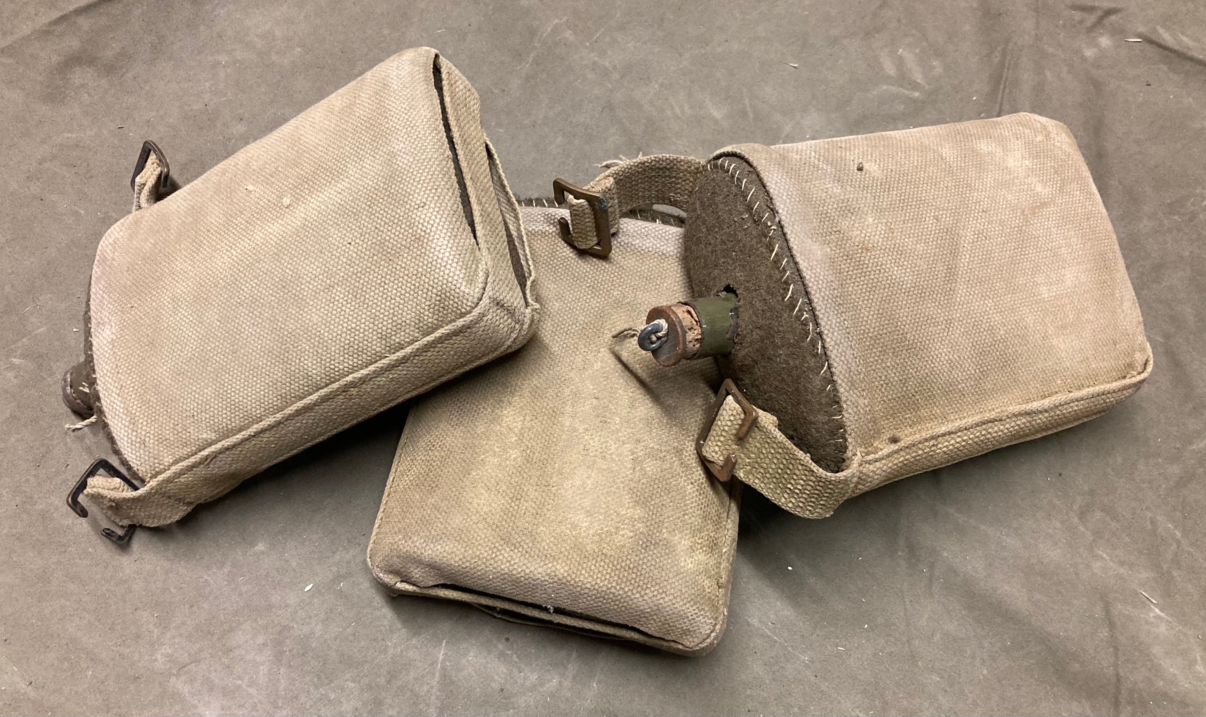 P37 Canteen w/ Carrier British WWII