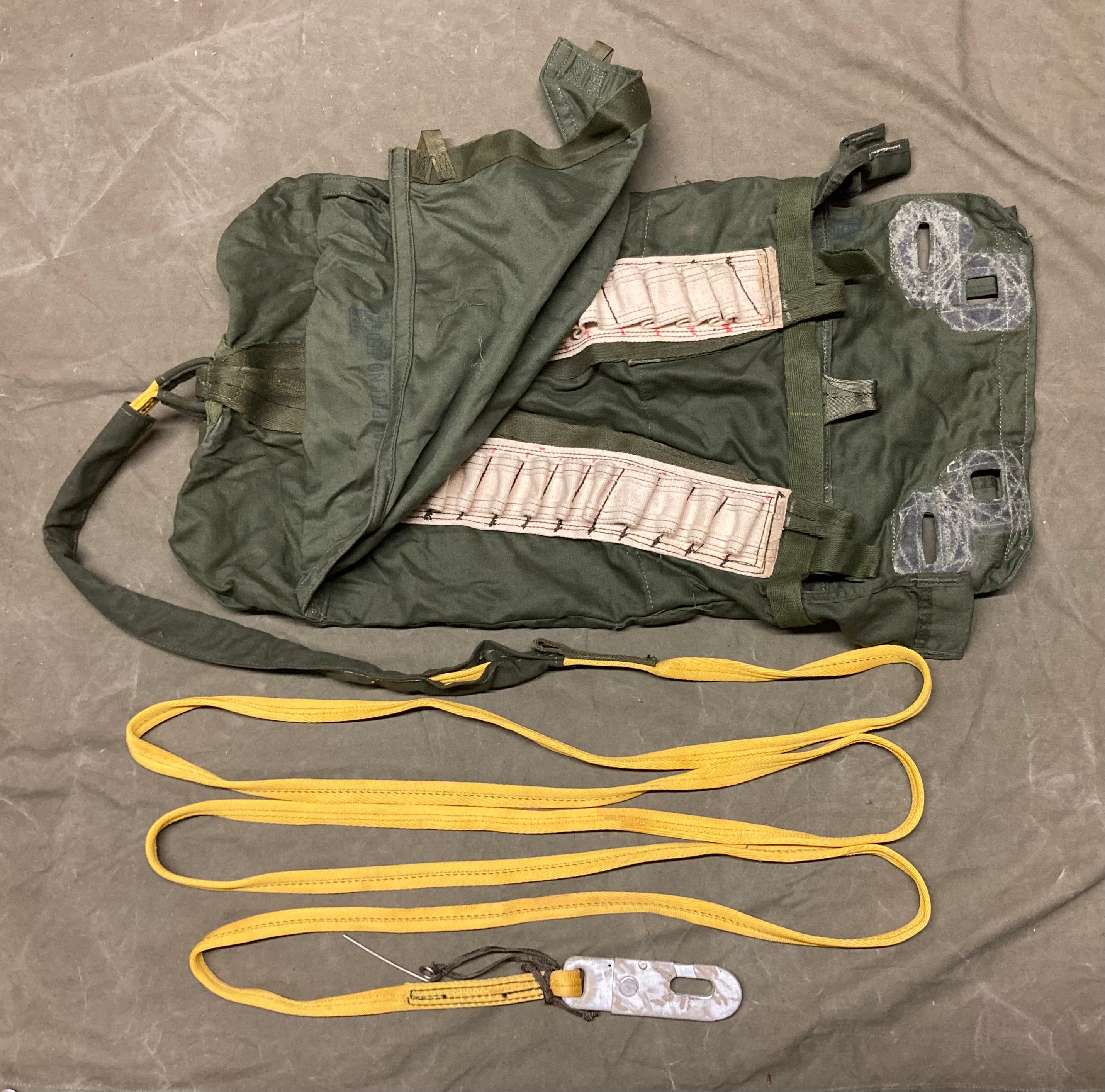 Vintage US Military Complete Parachute Harness Set – camoLOTS.com